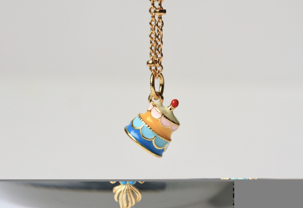 Kette Charm Koi Fisch vergoldet mit Emaille als niedliches Geschenk für sie für Frauen und Mädchen ein süßer Anhänger mit Kette